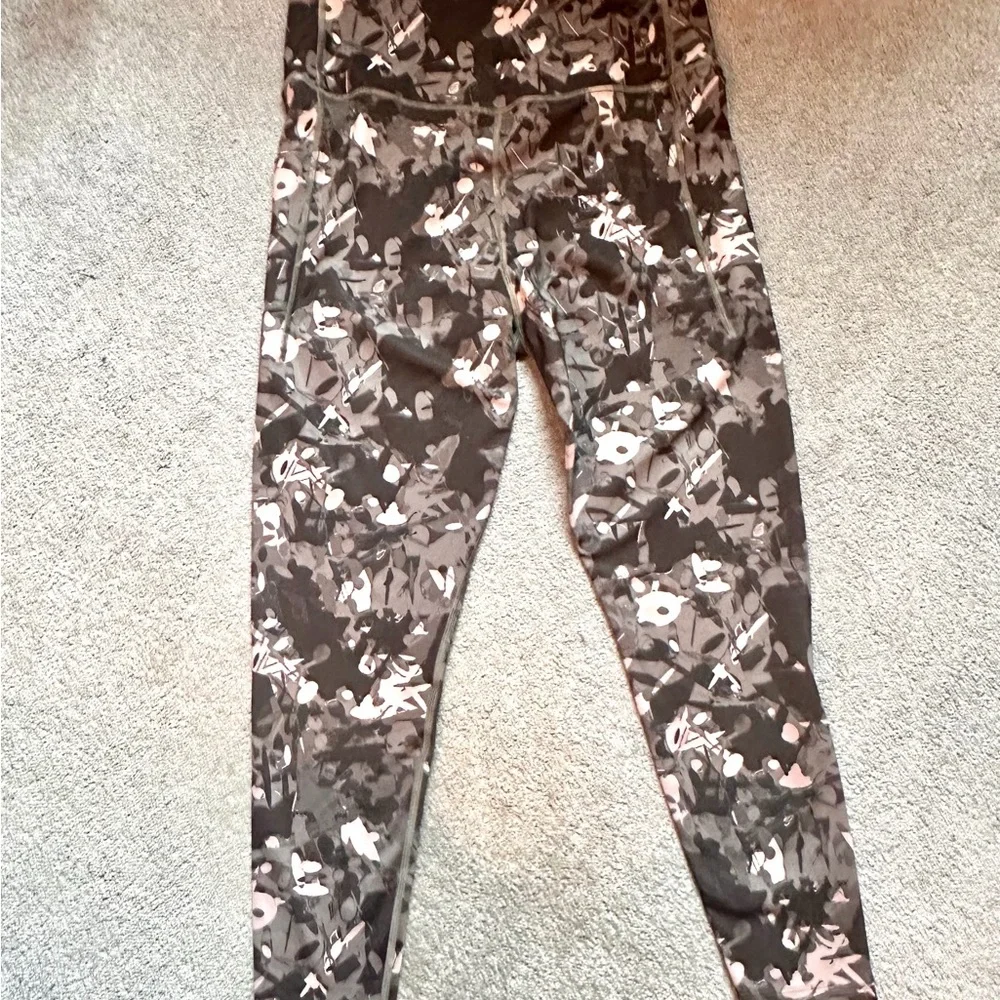 The North Face Grey and Light Pink printed leggings size XXL - Picture 1 of 6